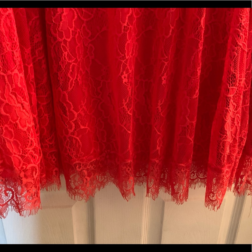 RED LACE DRESS - Picture 7 of 7